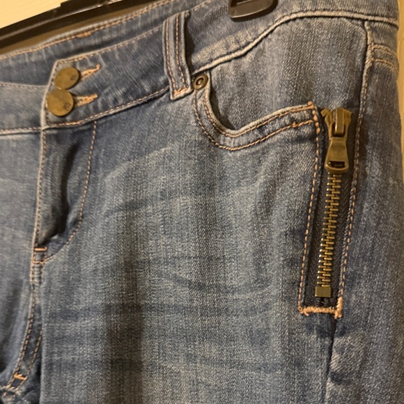 Slim Fit Women’s Medium Blue Stretch Jeans - Picture 5 of 9